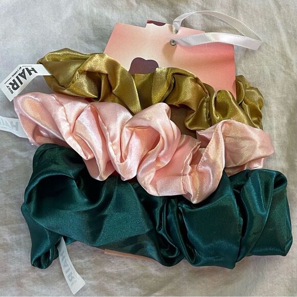 L'Oreal Satin Scrunchie Set | Gold, Pink, Teal - Picture 5 of 6